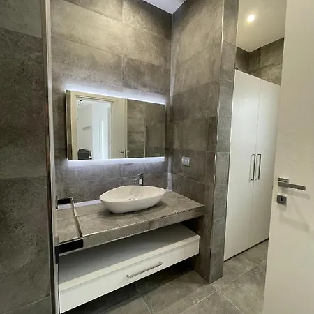 Cora Apartment *